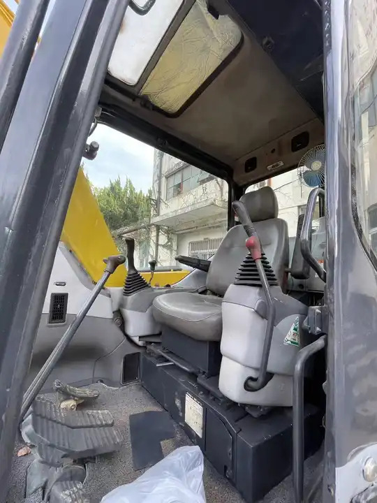 Second-Hand Komatsu PC110 Digger for Sale Used Komatsu PC78 PC240 PC160 PC - Pelle: photos 4 Second-Hand Komatsu PC110 Digger for Sale Used Komatsu PC78 PC240 PC160 PC - Pelle: photos 4