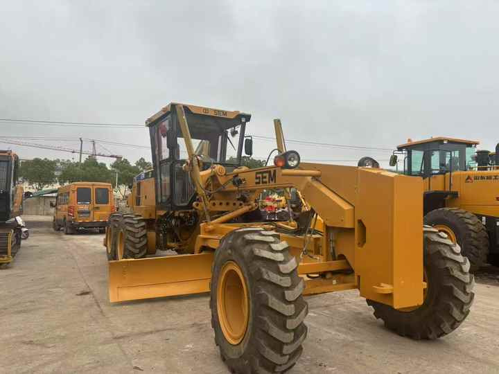 Second Hand SEM921 Motor Grader / Second Hand Motor Grader Sem 921 922 919 SEM Motor Grader for Sale - Niveleuse: photos 4 Second Hand SEM921 Motor Grader / Second Hand Motor Grader Sem 921 922 919 SEM Motor Grader for Sale - Niveleuse: photos 4