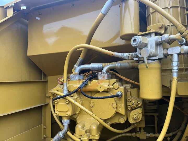 Secondhand Japanese Hydraulic Excavator Cat 320cl 320c Powerful Caterpillar 3066 Engine In Shanghai - Pelle sur chenille: photos 5 Secondhand Japanese Hydraulic Excavator Cat 320cl 320c Powerful Caterpillar 3066 Engine In Shanghai - Pelle sur chenille: photos 5