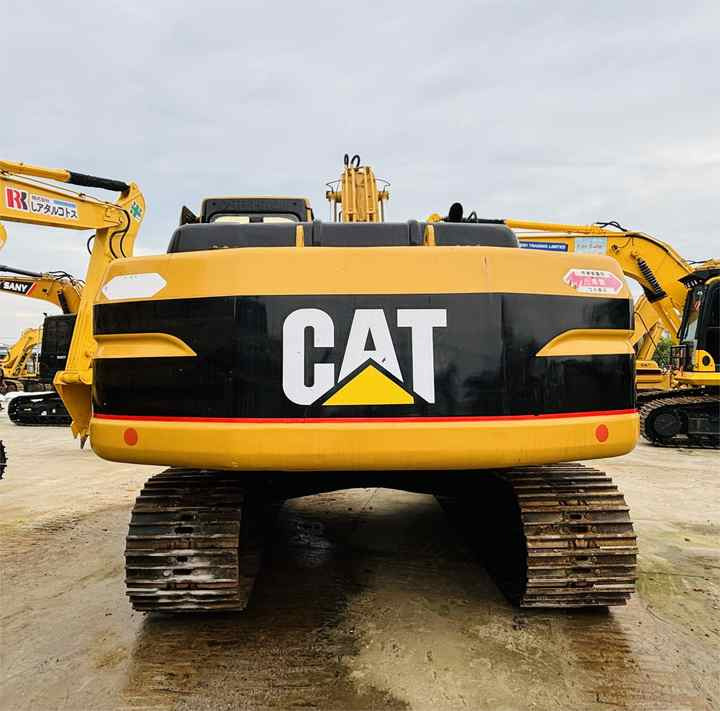 Super Good Condition Japanese Made Used Cat 320b 320bl Hydraulic Tracked Excavator At Favorable Price In Shanghai - Pelle sur chenille: photos 3 Super Good Condition Japanese Made Used Cat 320b 320bl Hydraulic Tracked Excavator At Favorable Price In Shanghai - Pelle sur chenille: photos 3
