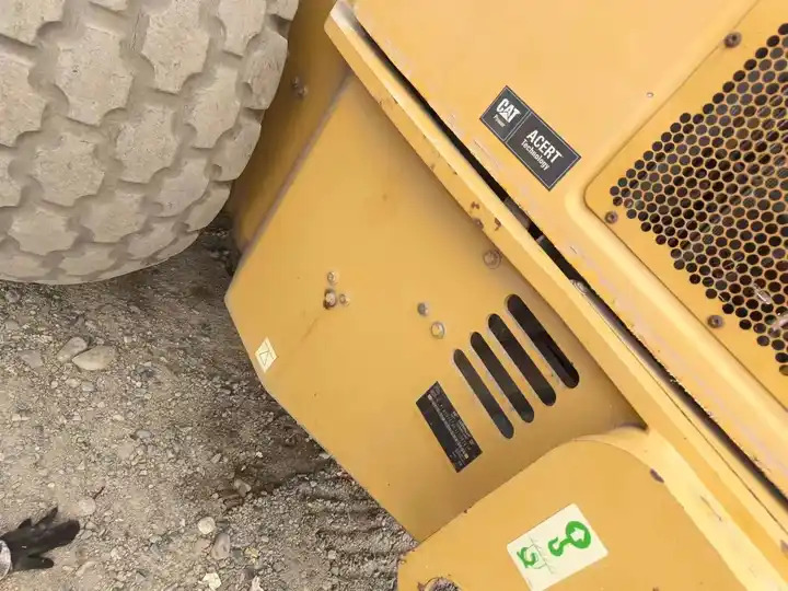 Used 18 ton Caterpillar Road Roller CAT CS76T Road Paving Machinery Soil Compactor made in USA - Rouleau compresseur: photos 3 Used 18 ton Caterpillar Road Roller CAT CS76T Road Paving Machinery Soil Compactor made in USA - Rouleau compresseur: photos 3