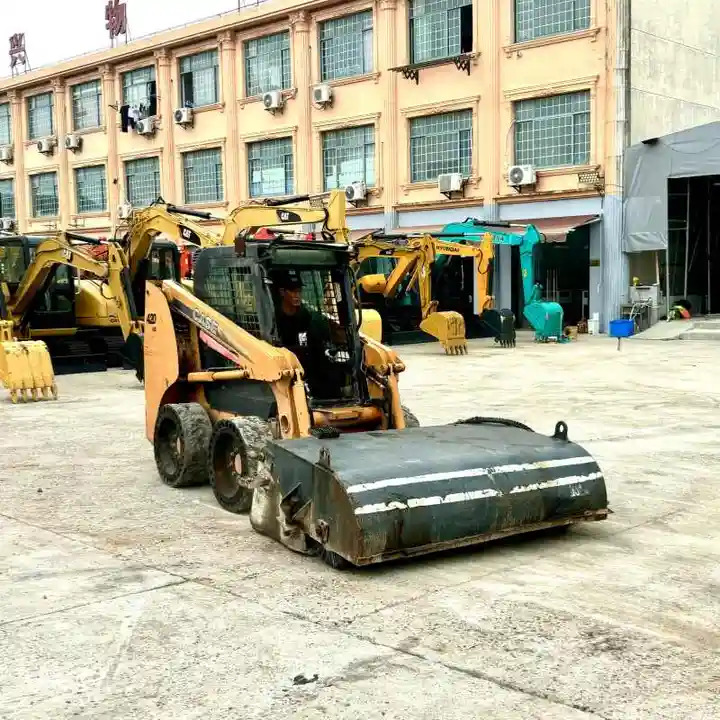 Used Case 420 Backhoe Loader Used Skid Steer Loader CASE 430 CASE 440 - Mini chargeuse: photos 4 Used Case 420 Backhoe Loader Used Skid Steer Loader CASE 430 CASE 440 - Mini chargeuse: photos 4