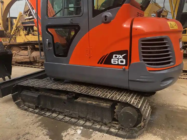 Used Doosan dx60 dh60 dx55 dh55 mini excavator 6 ton - Pelle sur chenille: photos 3 Used Doosan dx60 dh60 dx55 dh55 mini excavator 6 ton - Pelle sur chenille: photos 3