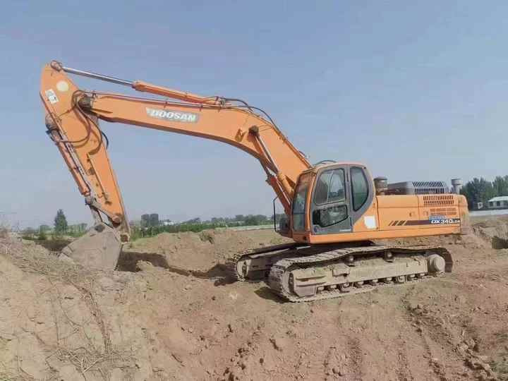 Used Original Korea Doosan 34 Ton Excavator with Cheap Price and Good Condition DOOSAN Dx340LCA Dx225 Dx330 DX360for Sale - Pelle: photos 2 Used Original Korea Doosan 34 Ton Excavator with Cheap Price and Good Condition DOOSAN Dx340LCA Dx225 Dx330 DX360for Sale - Pelle: photos 2