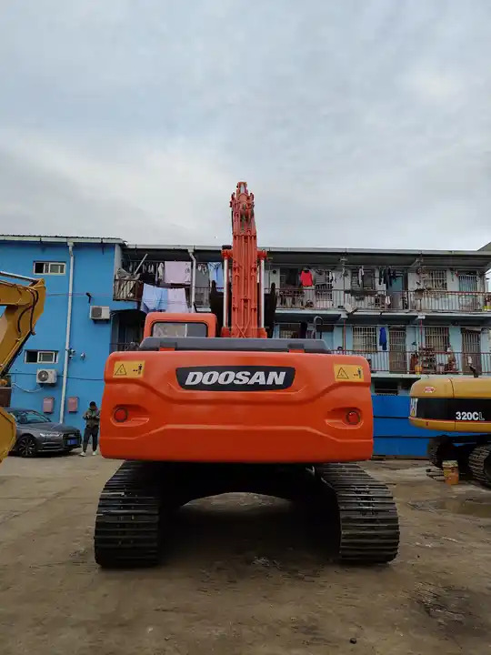 Used excavators in stock for sale second hand excavator used machinery equipment Doosan dx225 - Pelle sur chenille: photos 3 Used excavators in stock for sale second hand excavator used machinery equipment Doosan dx225 - Pelle sur chenille: photos 3