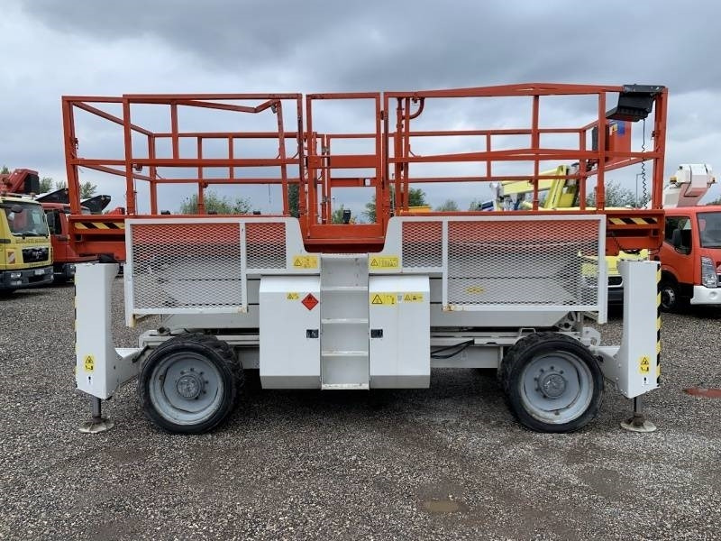 Genie GS3390 - 12,06 m - 4x4 - diesel - Nacelle ciseaux: photos 5 Genie GS3390 - 12,06 m - 4x4 - diesel - Nacelle ciseaux: photos 5