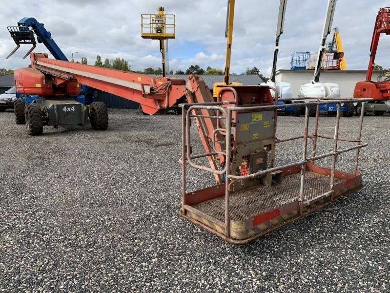 Genie S-105 - 34 m - 4x4 - diesel  - Nacelle articulée: photos 1 Genie S-105 - 34 m - 4x4 - diesel  - Nacelle articulée: photos 1