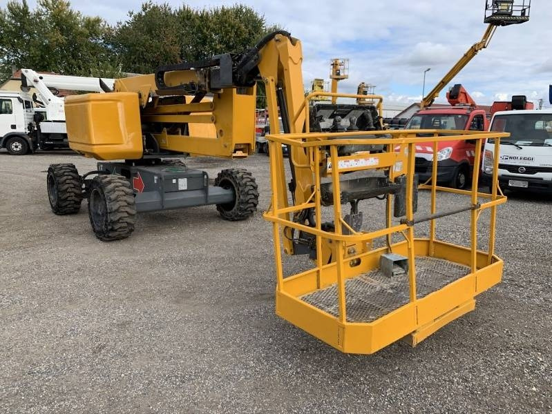 Haulotte HA16RTJ - 16m, 4x4x4, diesel  - Nacelle articulée: photos 1 Haulotte HA16RTJ - 16m, 4x4x4, diesel  - Nacelle articulée: photos 1