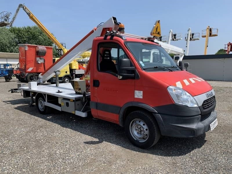 Iveco Daily Multitel 160 ALU DS - 16m - Camion avec nacelle: photos 1 Iveco Daily Multitel 160 ALU DS - 16m - Camion avec nacelle: photos 1