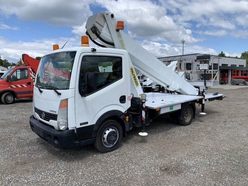 Nissan Cabstar Palfinger P260B - 25,6 m - 230 kg - Camion avec nacelle: photos 2 Nissan Cabstar Palfinger P260B - 25,6 m - 230 kg - Camion avec nacelle: photos 2