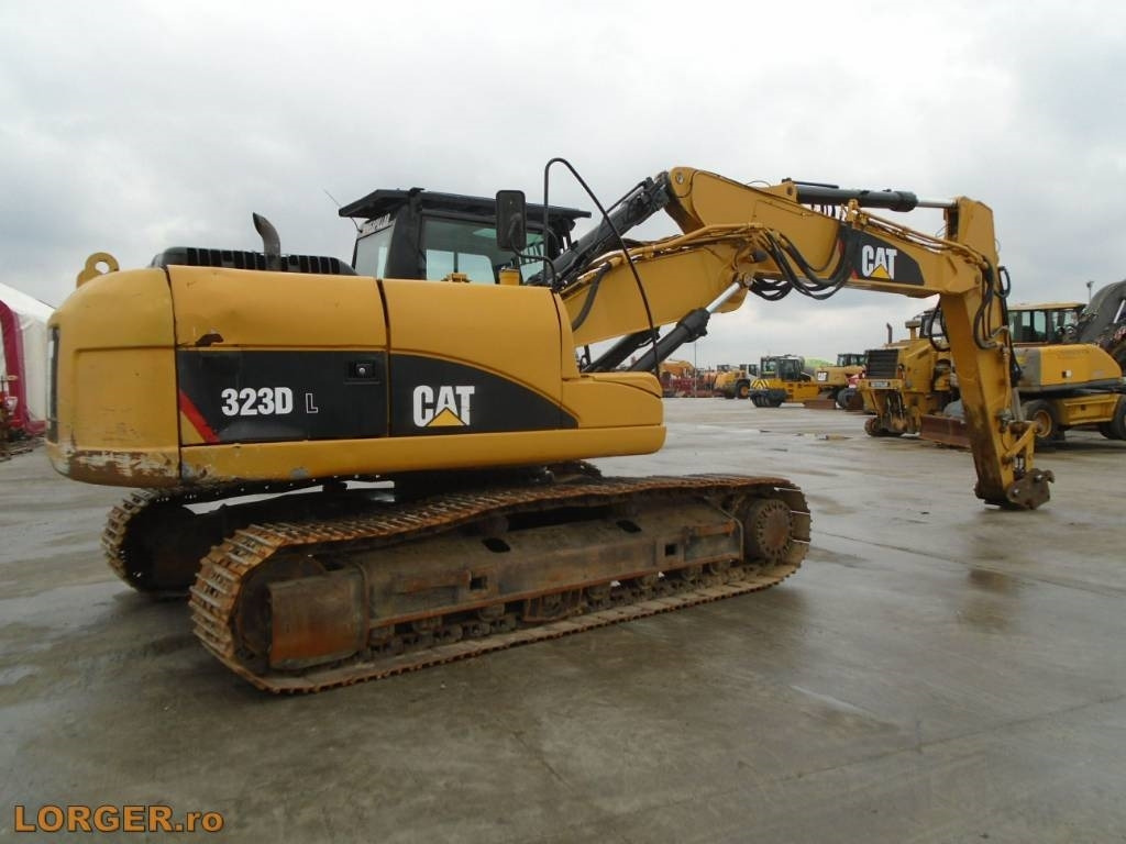 CAT 323 D  - Pelle sur chenille: photos 3 CAT 323 D  - Pelle sur chenille: photos 3