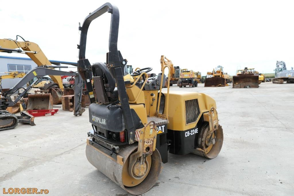 CAT CB 224 E - Rouleau compresseur: photos 3 CAT CB 224 E - Rouleau compresseur: photos 3