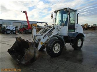 Liebherr L 506 - Chargeuse sur pneus: photos 1 Liebherr L 506 - Chargeuse sur pneus: photos 1