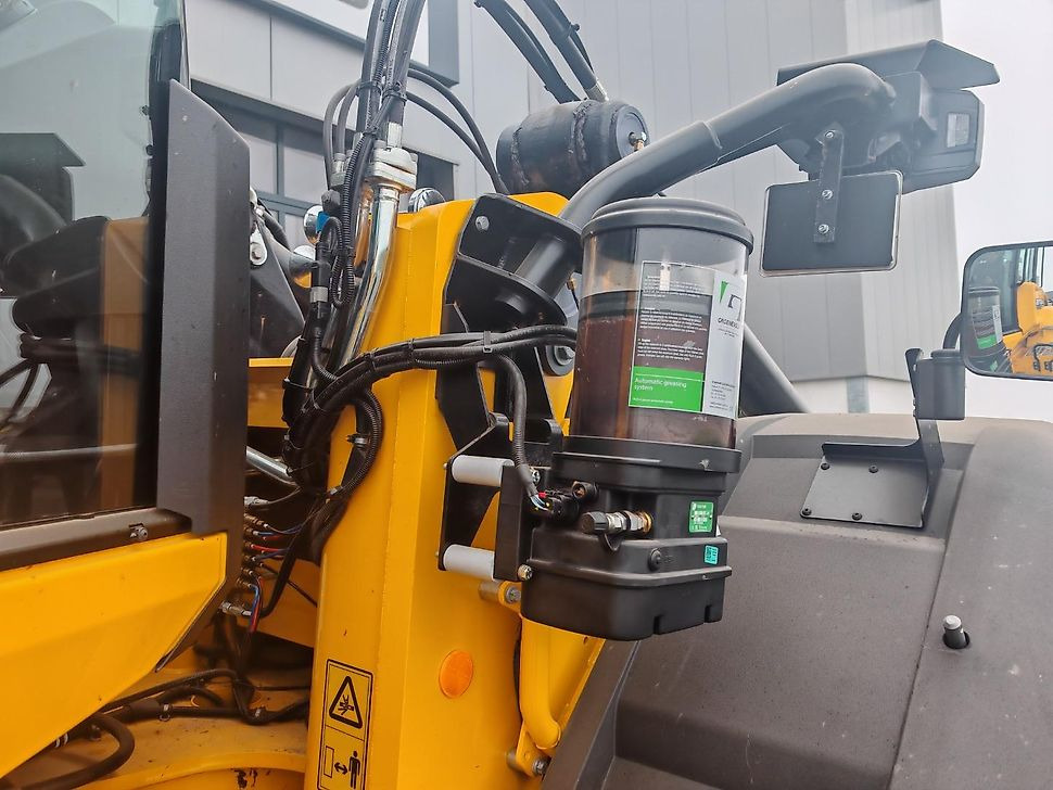 Chargeuse sur pneus J.Reiff Sarl                        
                                                                Herr Stefan Neukirch                                                                - 77 Z.I in den: photos 7