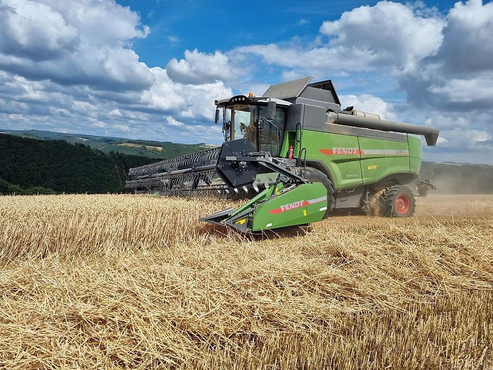 J.Reiff Sarl
Herr Stefan Neukirch - 77 Z.I in den - Moissonneuse-batteuse: photos 5 J.Reiff Sarl
Herr Stefan Neukirch - 77 Z.I in den - Moissonneuse-batteuse: photos 5