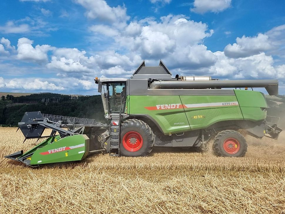 J.Reiff Sarl
Herr Stefan Neukirch - 77 Z.I in den - Moissonneuse-batteuse: photos 3 J.Reiff Sarl
Herr Stefan Neukirch - 77 Z.I in den - Moissonneuse-batteuse: photos 3