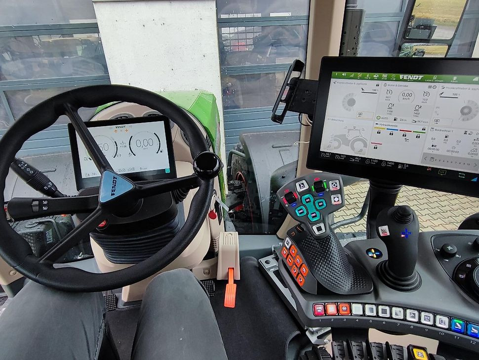 Tracteur agricole J.Reiff Sarl
Herr Stefan Neukirch - 77 Z.I in den: photos 6 Tracteur agricole J.Reiff Sarl
Herr Stefan Neukirch - 77 Z.I in den: photos 6