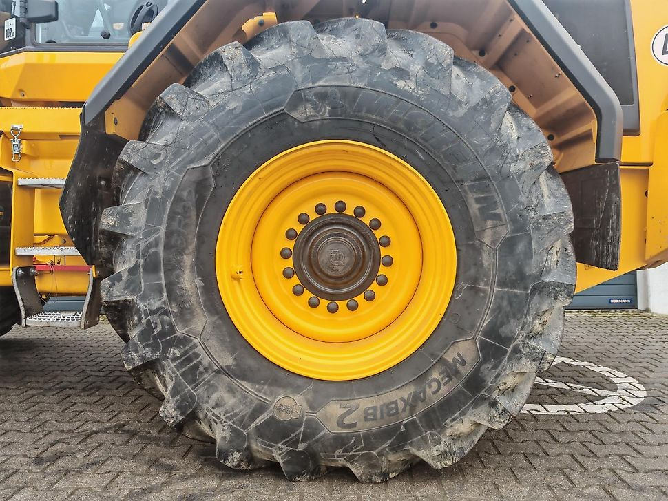 Chargeuse sur pneus J.Reiff Sarl                        
                                                                Herr Stefan Neukirch                                                                - 77 Z.I in den: photos 9