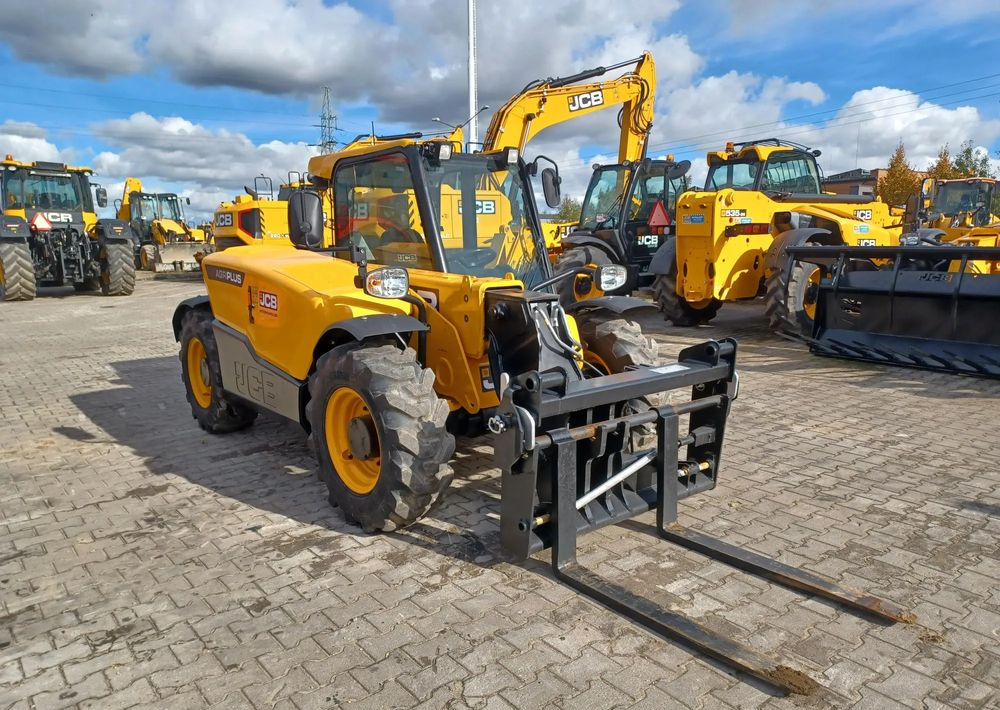 JCB 525-60 Agri Plus - Chariot télescopique: photos 2 JCB 525-60 Agri Plus - Chariot télescopique: photos 2
