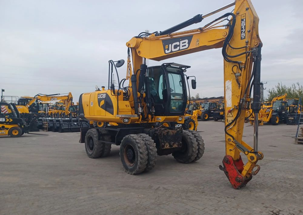 JCB JS175W - Pelle sur pneus: photos 2 JCB JS175W - Pelle sur pneus: photos 2