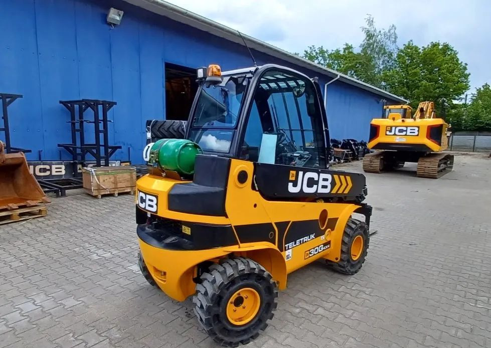 JCB TLT 30-20G 4x4 - Chariot élévateur à gaz, Chariot télescopique: photos 4 JCB TLT 30-20G 4x4 - Chariot élévateur à gaz, Chariot télescopique: photos 4