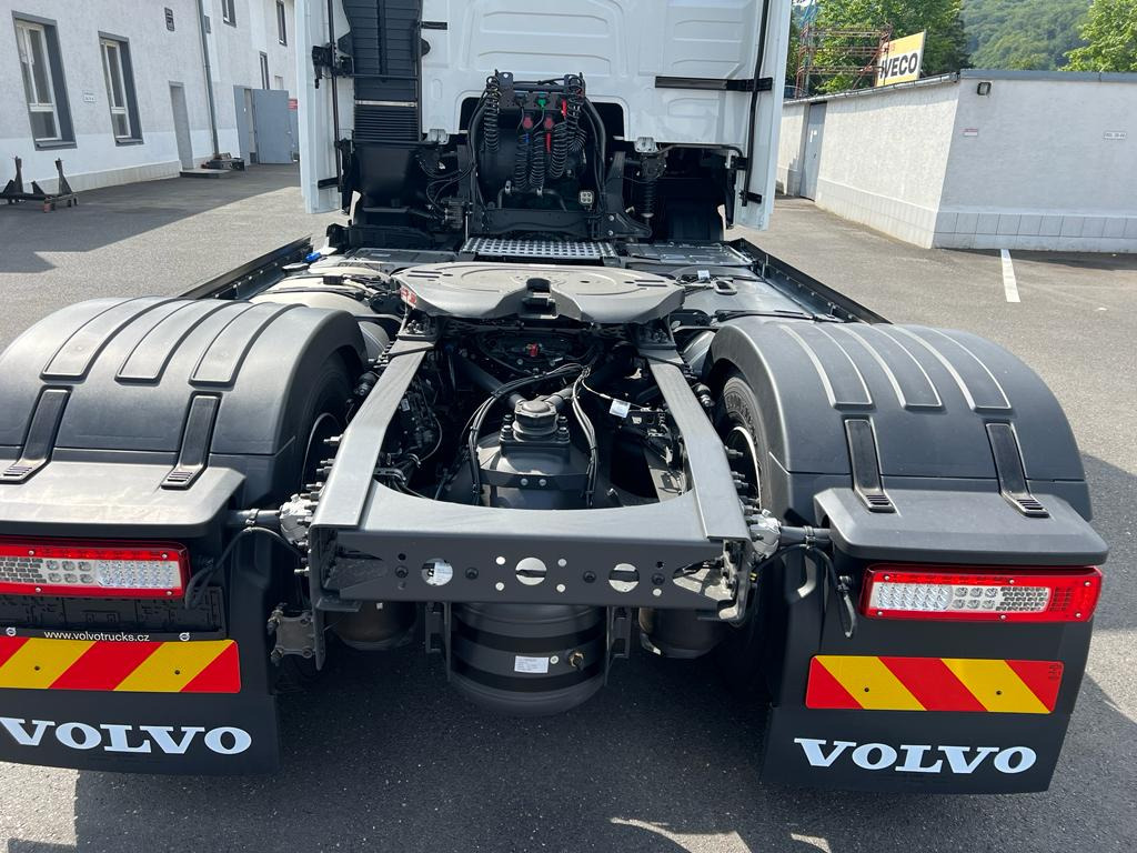 VOLVO FH 500 / Leather/ VEB+/ Air/ 2 tanks/ i-Parkcool/ - Tracteur routier: photos 4 VOLVO FH 500 / Leather/ VEB+/ Air/ 2 tanks/ i-Parkcool/ - Tracteur routier: photos 4