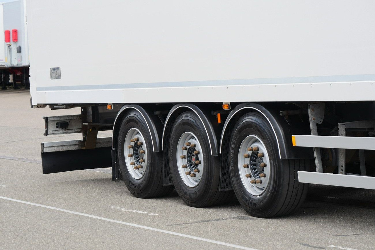 EKERI T3-A /SEITLICHE TÜREN /FALTWAND 2700 mm - Semi-remorque fourgon: photos 5 EKERI T3-A /SEITLICHE TÜREN /FALTWAND 2700 mm - Semi-remorque fourgon: photos 5