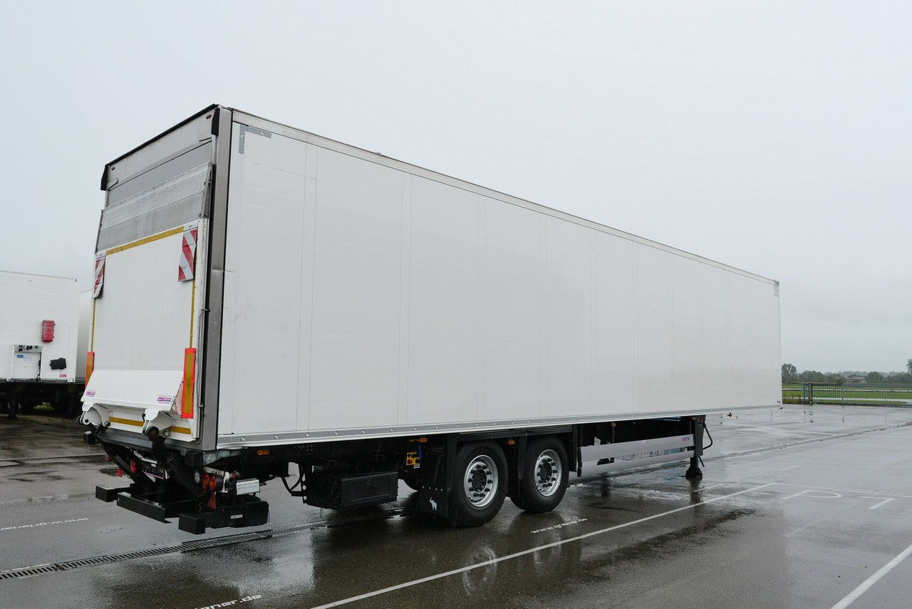 Schmitz Cargobull SKO 18 /LBW BÄR 2500 kg / CARRIER 1550 / LIFT - Semi-remorque fourgon: photos 2 Schmitz Cargobull SKO 18 /LBW BÄR 2500 kg / CARRIER 1550 / LIFT - Semi-remorque fourgon: photos 2