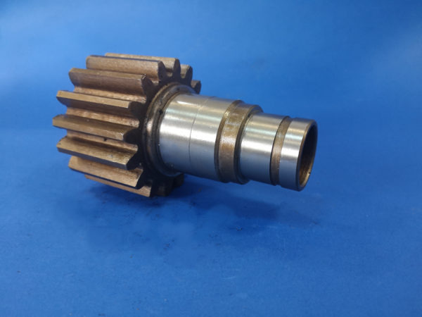 010060A Wałek silnika obrotu Sunward SWE 17, SWE 15 - Moteur de rotation pour Engins de chantier: photos 1 010060A Wałek silnika obrotu Sunward SWE 17, SWE 15 - Moteur de rotation pour Engins de chantier: photos 1