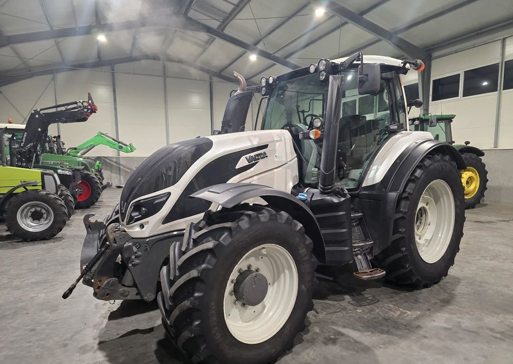 Valtra T 174S - Tracteur agricole: photos 2 Valtra T 174S - Tracteur agricole: photos 2