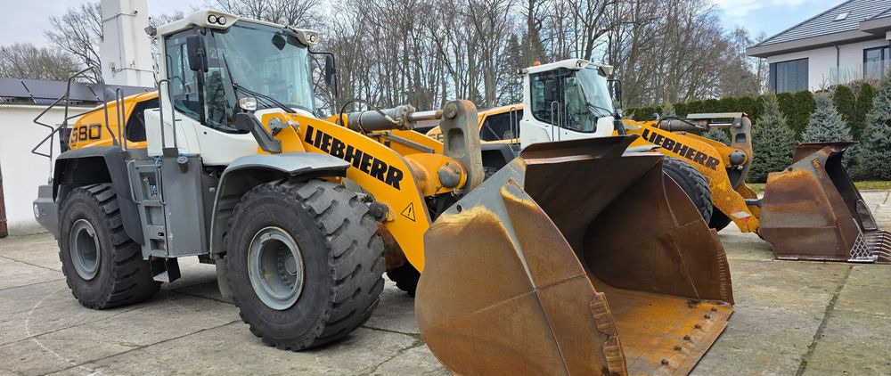 Liebherr 580 - Chargeuse sur pneus: photos 2 Liebherr 580 - Chargeuse sur pneus: photos 2