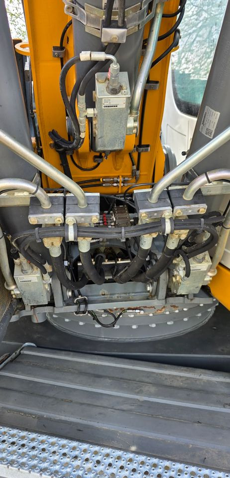 Pelle sur pneus Liebherr A 914 COMPACT: photos 12