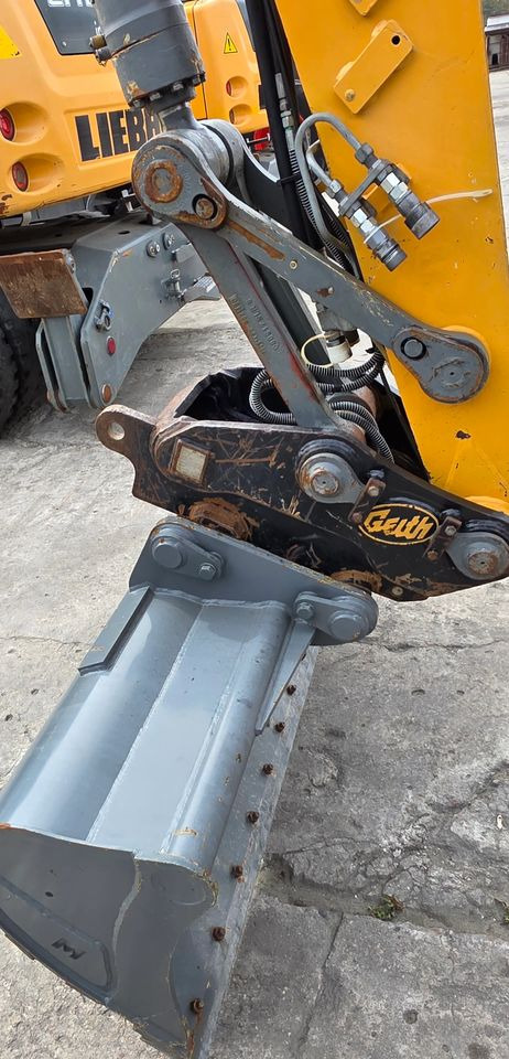 Pelle sur pneus Liebherr A 914 COMPACT: photos 17