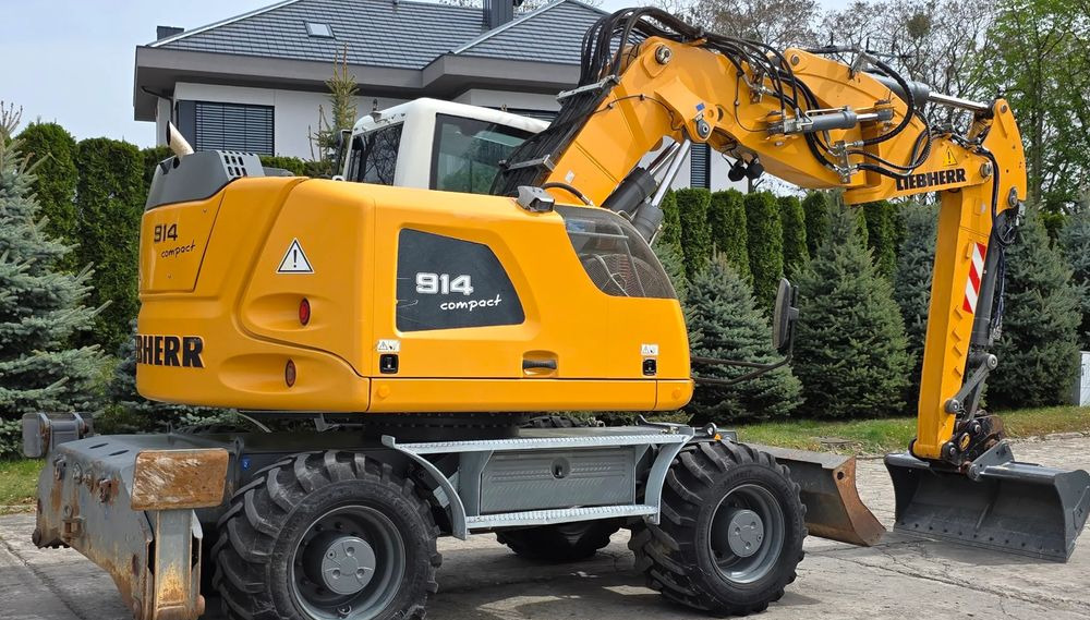 Pelle sur pneus Liebherr A 914 COMPACT: photos 7