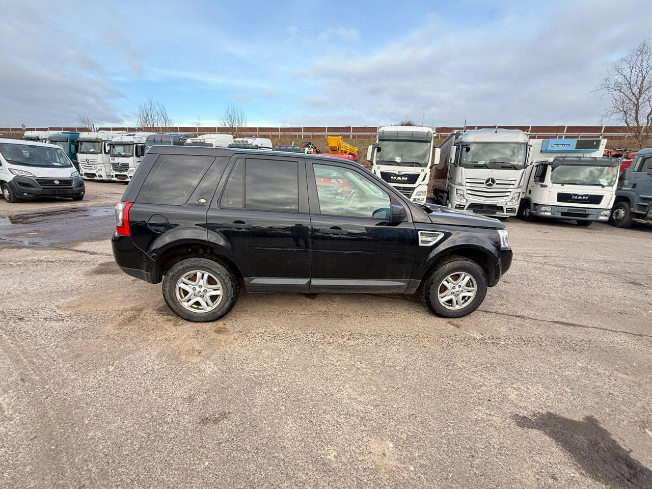 Land Rover Freelander 2 XE Limited Edition Brandschaden - SUV: photos 5 Land Rover Freelander 2 XE Limited Edition Brandschaden - SUV: photos 5