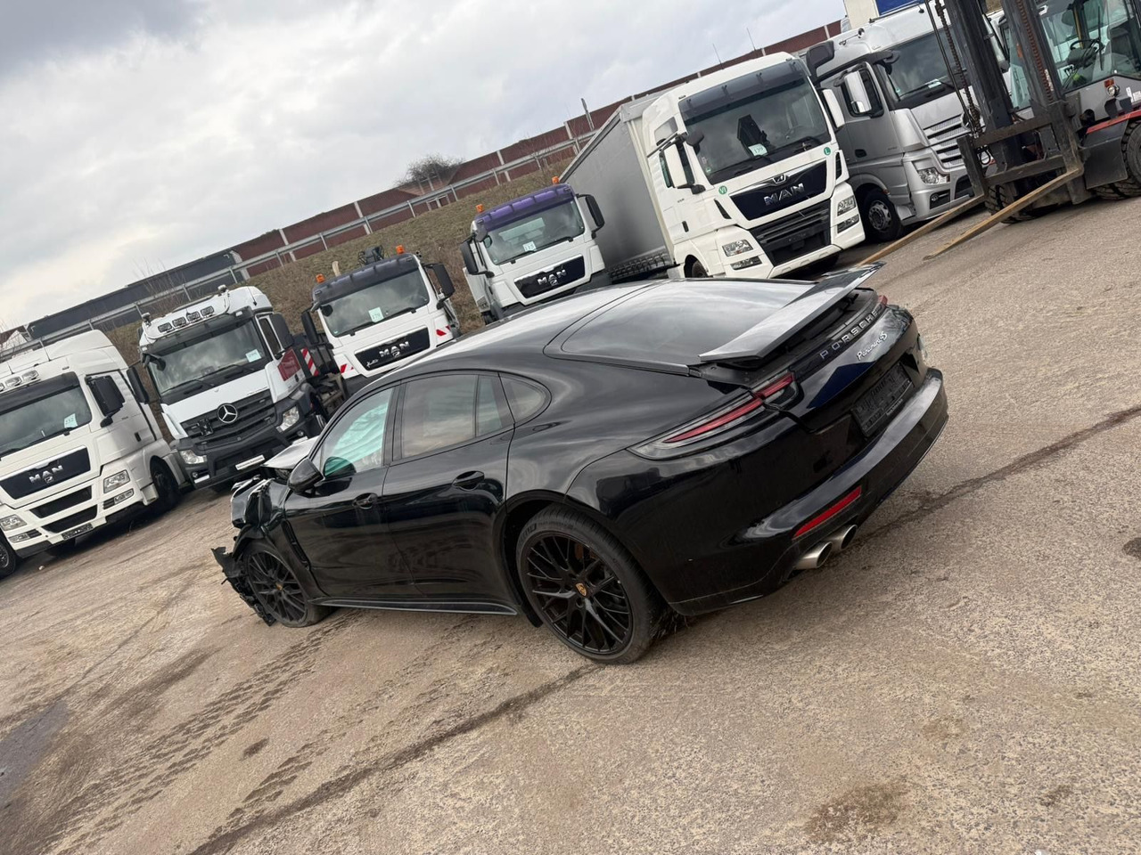 Porsche Panamera 4 S Diesel UNFALL!! - Voiture: photos 3 Porsche Panamera 4 S Diesel UNFALL!! - Voiture: photos 3