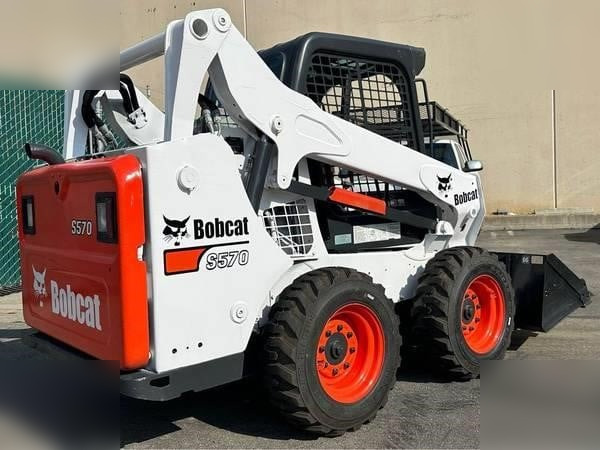 BOBCAT S590 - Mini chargeuse: photos 2 BOBCAT S590 - Mini chargeuse: photos 2