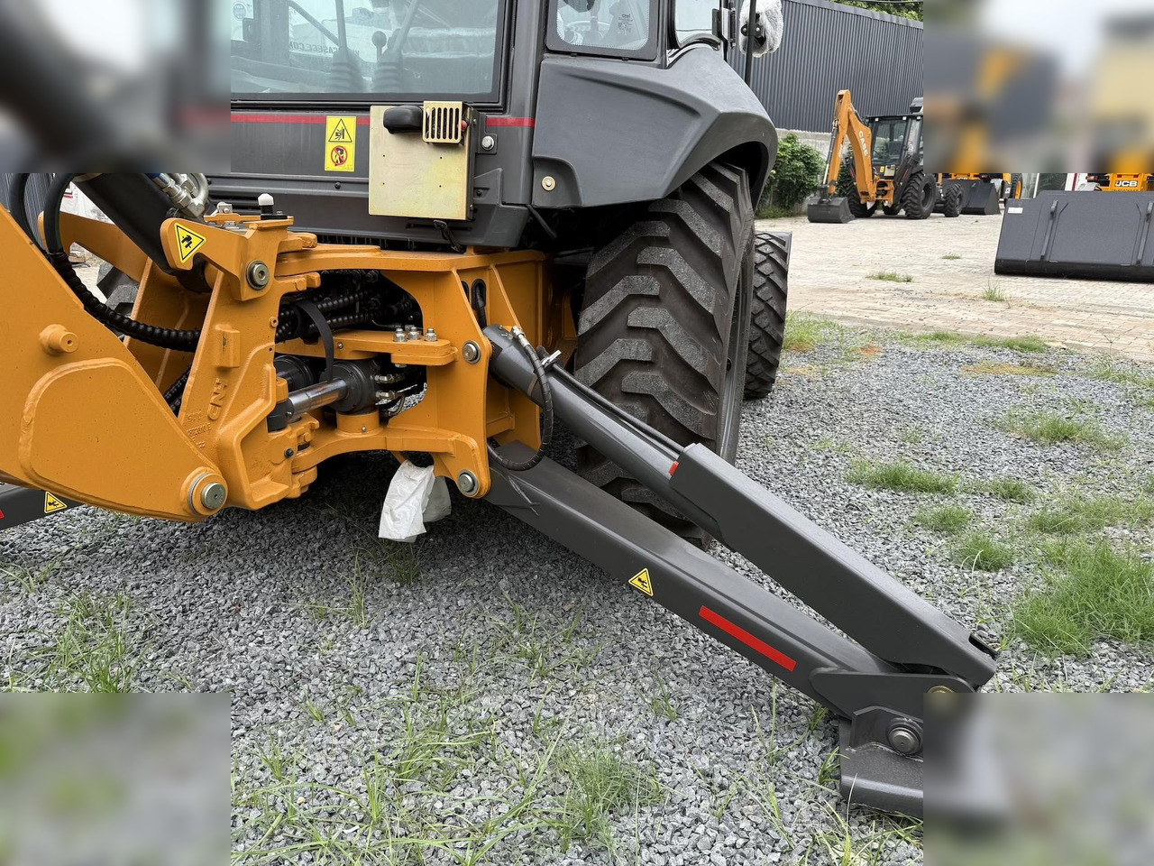 Tractopelle neuf CASE 851NX CP: photos 12