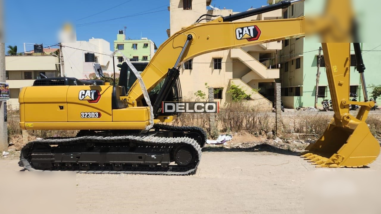 CATERPILLAR 323D3 - Pelle sur chenille: photos 4 CATERPILLAR 323D3 - Pelle sur chenille: photos 4
