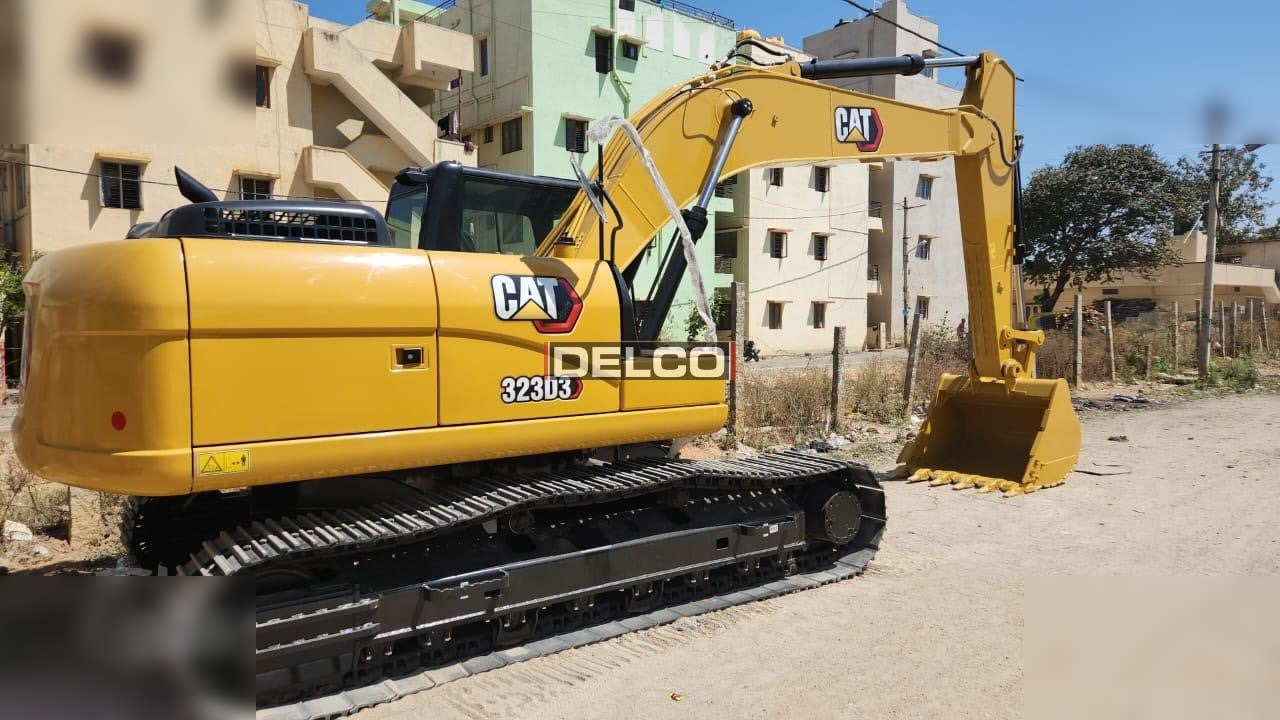 CATERPILLAR 323D3 - Pelle sur chenille: photos 2 CATERPILLAR 323D3 - Pelle sur chenille: photos 2