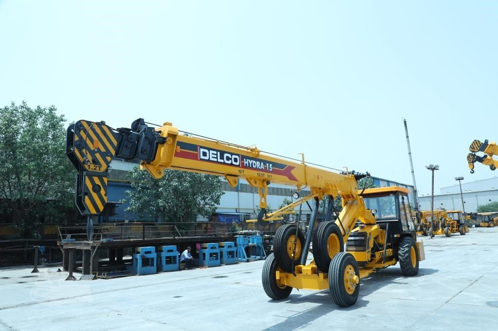 DELCO HYDRA 15 - Grue mobile: photos 3 DELCO HYDRA 15 - Grue mobile: photos 3