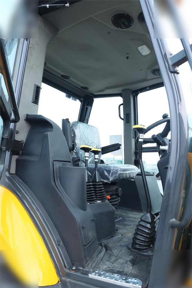 Tractopelle neuf DELCO XP95 PLUS: photos 18 Tractopelle neuf DELCO XP95 PLUS: photos 18