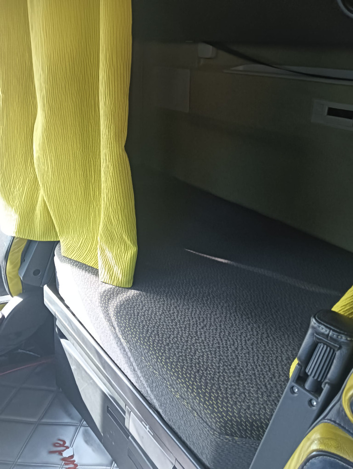 Camion plateau VOLVO FH16 750: photos 22