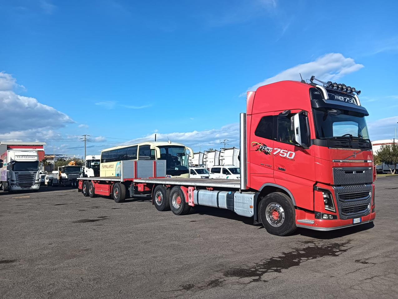 VOLVO FH16 750 - Camion plateau: photos 4 VOLVO FH16 750 - Camion plateau: photos 4