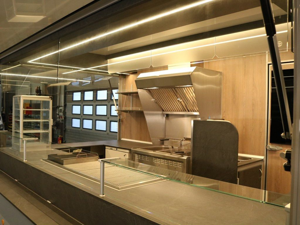 Esselmann Imbiss Foodtrailer Verkaufsanhänger - Remorque magasin: photos 4 Esselmann Imbiss Foodtrailer Verkaufsanhänger - Remorque magasin: photos 4