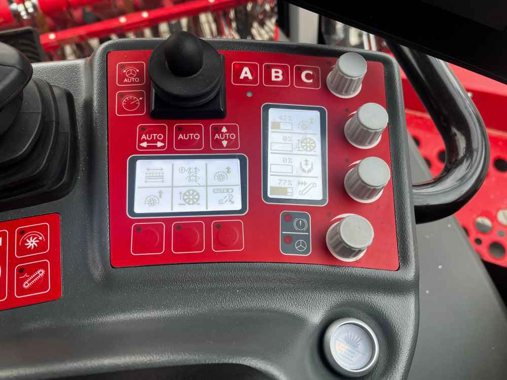 Grimme REXOR 6300 Platinum - Matériel betteravier: photos 3 Grimme REXOR 6300 Platinum - Matériel betteravier: photos 3