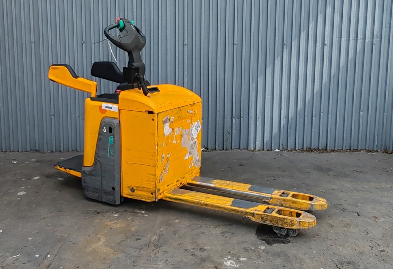 Jungheinrich ERE 120 Li-Ion 2t/ 2020y/ 4561mh - Transpalette: photos 4 Jungheinrich ERE 120 Li-Ion 2t/ 2020y/ 4561mh - Transpalette: photos 4