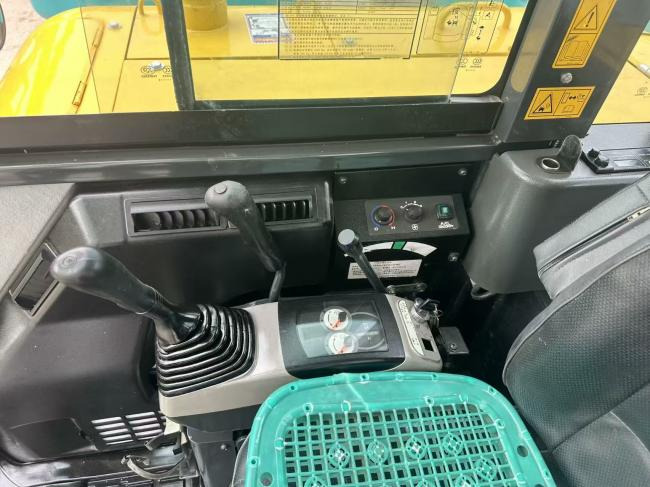 Komatsu PC56 - Mini pelle: photos 4 Komatsu PC56 - Mini pelle: photos 4