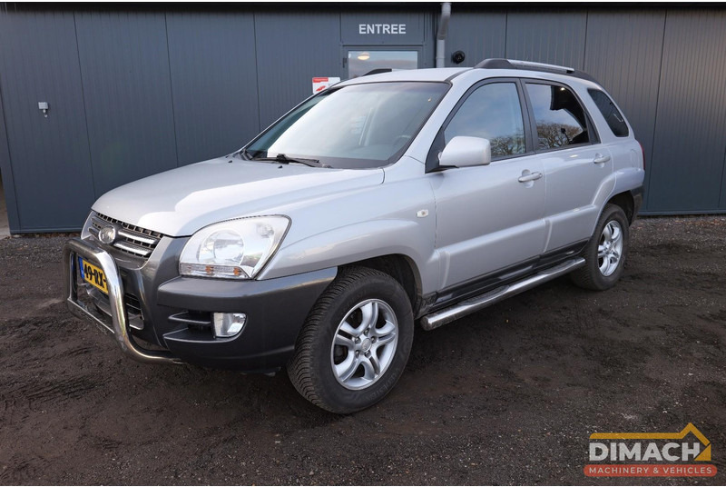 Kia Sportage 1.9L benzine - NL auto - winterbanden - apk 20-7-26 - SUV: photos 1 Kia Sportage 1.9L benzine - NL auto - winterbanden - apk 20-7-26 - SUV: photos 1
