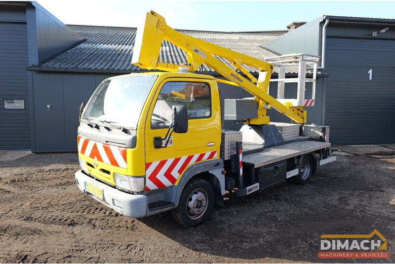 Nissan Cabstar E Sky high autohoogwerker 12meter elektrisch bedienbaar. manbak capaciteit 215kilo - Véhicule utilitaire: photos 1 Nissan Cabstar E Sky high autohoogwerker 12meter elektrisch bedienbaar. manbak capaciteit 215kilo - Véhicule utilitaire: photos 1